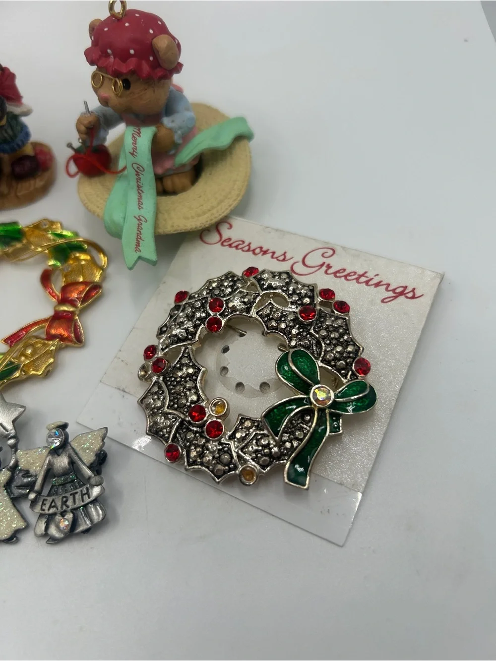 CHRISTMAS ORNAMENTS & BROOCHES VINTAGE SALE